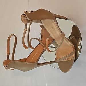 New Venus strappy heels size 7. Tan/beige, excellent new condition